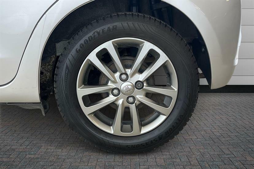 Toyota Yaris 1.33 Vvt-i Icon Silver #5