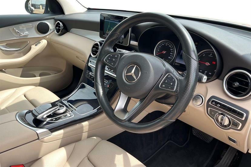 Mercedes-Benz GLC Class 250D 4Matic Sport Premium 9G-tronic Silver #4