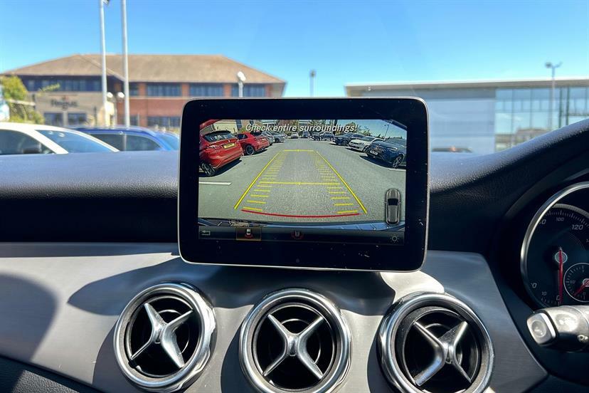 Mercedes-Benz GLA Class Gla 180 Urban Edition Silver #45