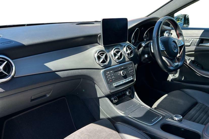 Mercedes-Benz GLA Class Gla 180 Urban Edition Silver #9