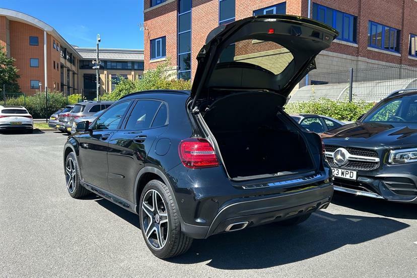 Mercedes-Benz GLA Class Gla 180 Urban Edition Silver #13
