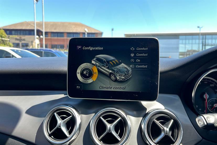 Mercedes-Benz GLA Class Gla 180 Urban Edition Silver #44