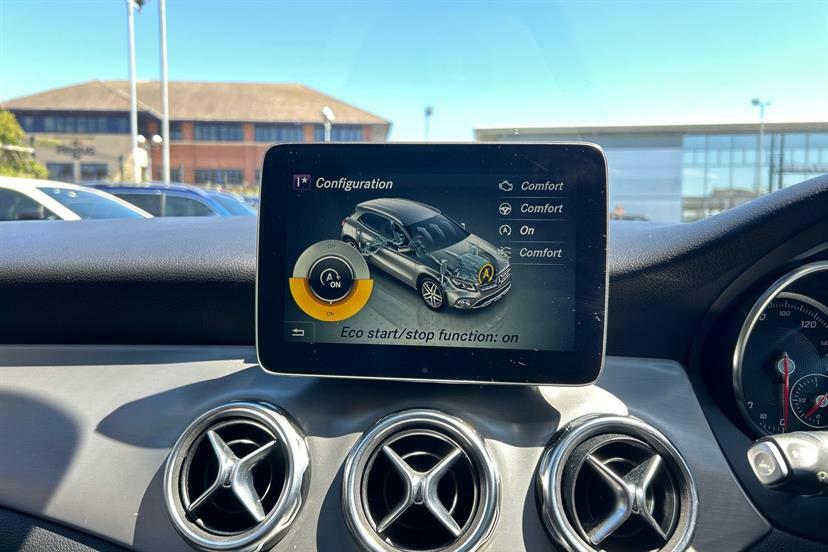 Mercedes-Benz GLA Class Gla 180 Urban Edition Silver #43