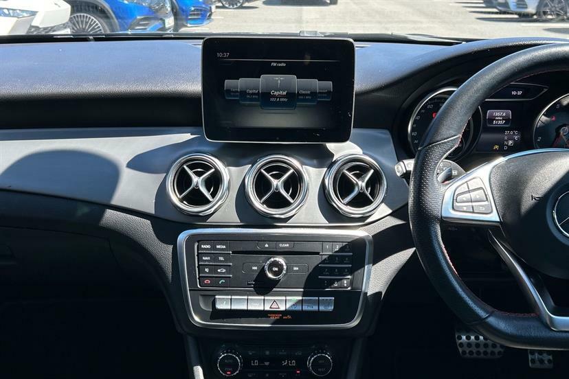 Mercedes-Benz GLA Class Gla 180 Urban Edition Silver #46