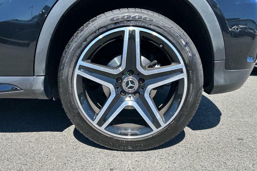 Mercedes-Benz GLA Class 200 Amg Line Edition Plus Black #4
