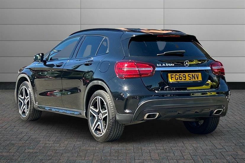 Mercedes-Benz GLA Class 200 Amg Line Edition Plus Black #2