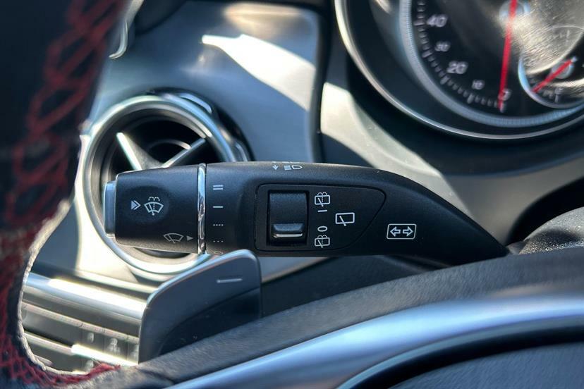 Mercedes-Benz GLA Class Gla 180 Urban Edition Silver #23