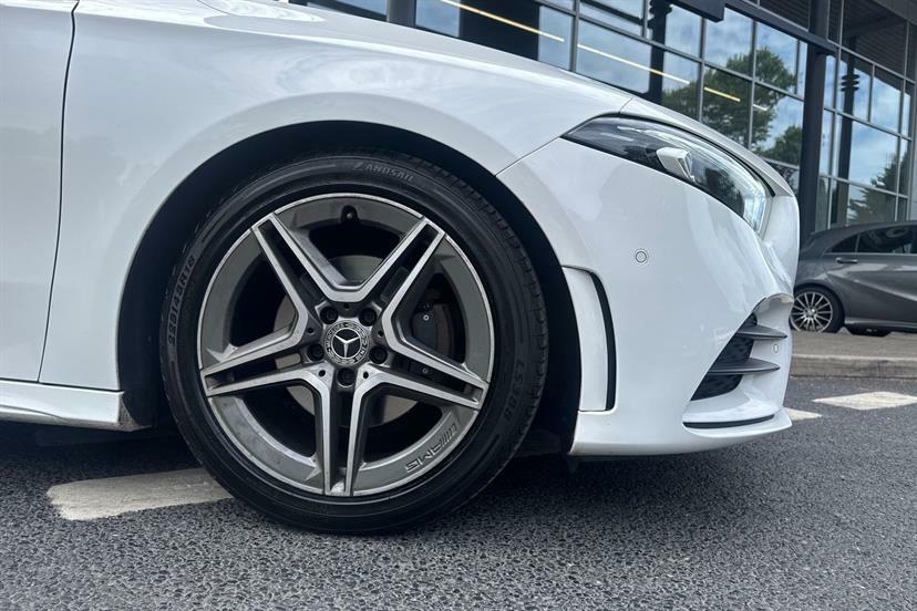 Mercedes-Benz A Class A200 Amg Line Executive White #4