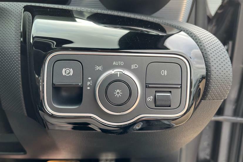 Mercedes-Benz A Class A180 Amg Line Premium Plus 2023 Black #34