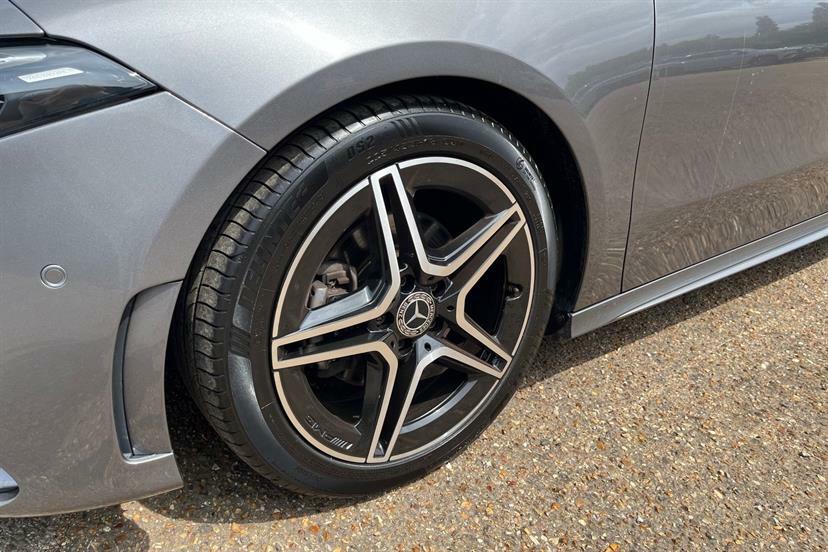 Mercedes-Benz A Class A180 Amg Line Premium Plus 2023 Black #14
