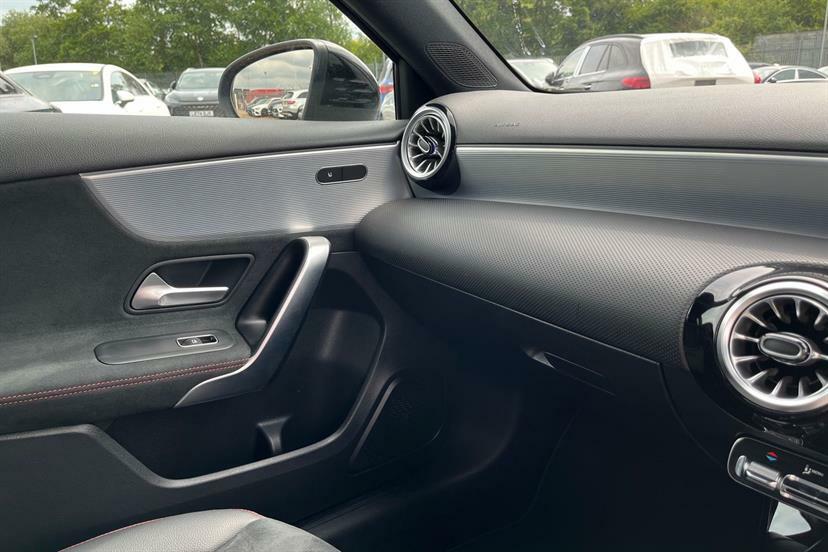 Mercedes-Benz A Class A180 Amg Line Premium Plus 2023 Black #33