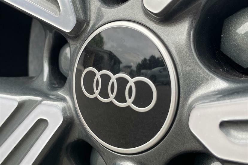 Audi Q4 E Tron 150Kw 40 82Kwh Sport Cs Blue #32