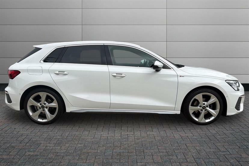 Audi A3 35 Tfsi S Line S Tronic Comfortsound White #4