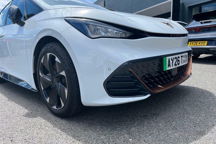 Cupra Born E-boost 59Kwh V2 5-Door Silver #38