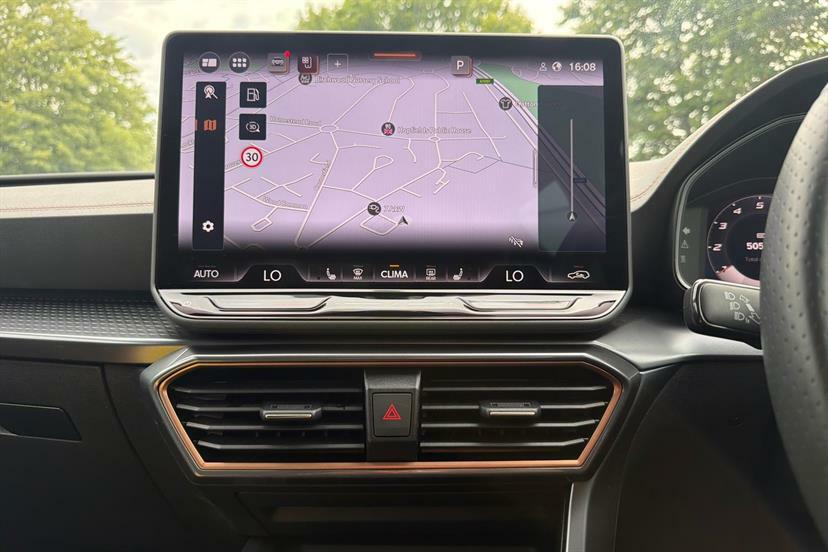 Cupra Leon 1.5 Ehybrid 25.8Kwh Vz3 Estate Plug-in White #48