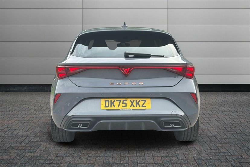Cupra Leon 1.5 Ehybrid 25.8Kwh Vz3 Estate Plug-in White #11
