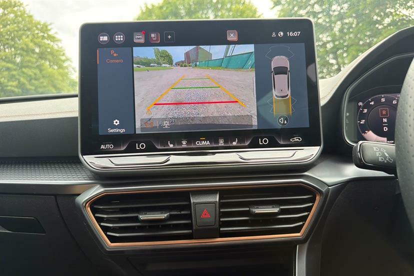 Cupra Leon 1.5 Ehybrid 25.8Kwh Vz3 Estate Plug-in White #41