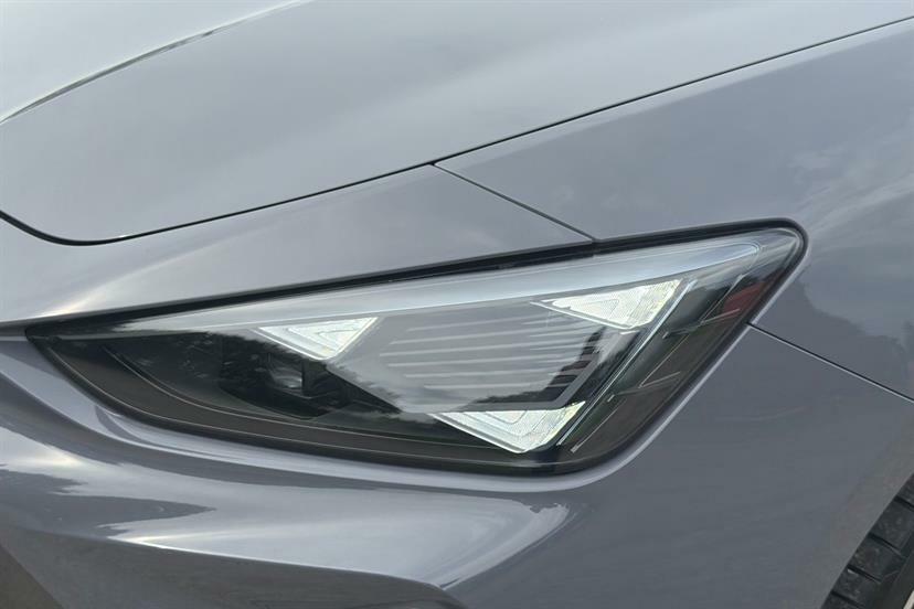 Cupra Leon 1.5 Ehybrid 25.8Kwh Vz3 Estate Plug-in White #20