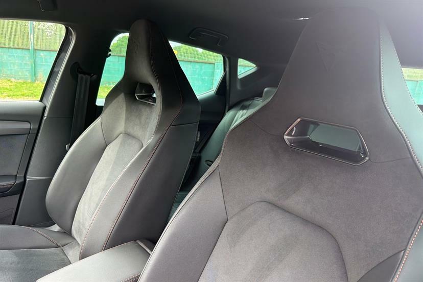 Cupra Leon 1.5 Ehybrid 25.8Kwh Vz3 Estate Plug-in White #21