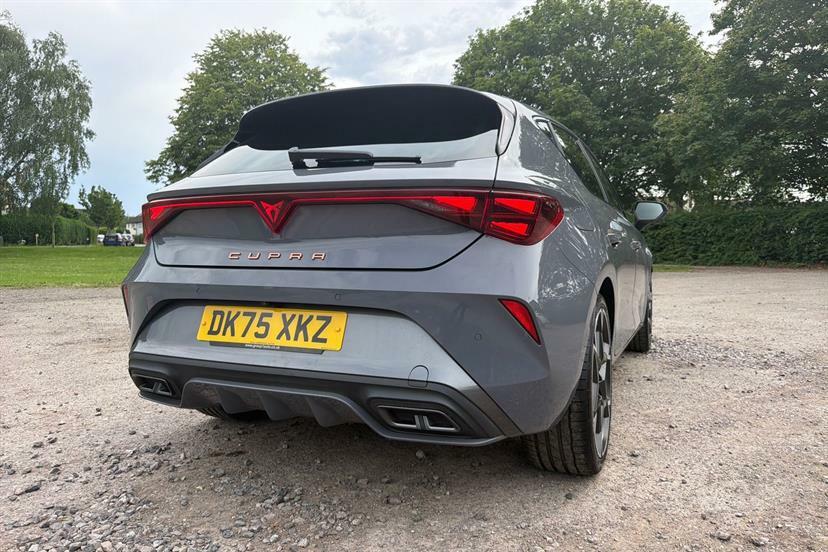Cupra Leon 1.5 Ehybrid 25.8Kwh Vz3 Estate Plug-in White #27