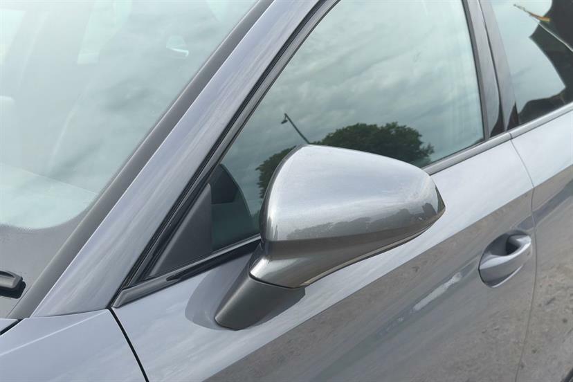 Cupra Leon 1.5 Ehybrid 25.8Kwh Vz3 Estate Plug-in White #25