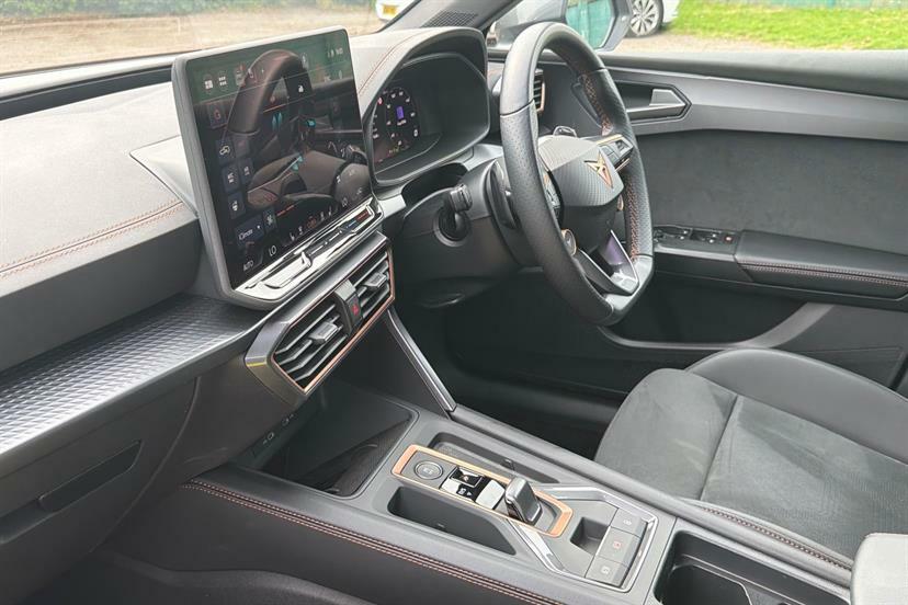 Cupra Leon 1.5 Ehybrid 25.8Kwh Vz3 Estate Plug-in White #22