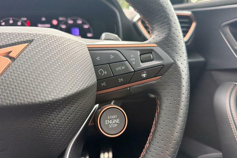 Cupra Leon 1.5 Ehybrid 25.8Kwh Vz3 Estate Plug-in White #31
