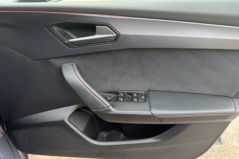 Cupra Leon 1.5 Ehybrid 25.8Kwh Vz3 Estate Plug-in White #10
