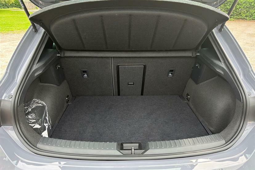 Cupra Leon 1.5 Ehybrid 25.8Kwh Vz3 Estate Plug-in White #8
