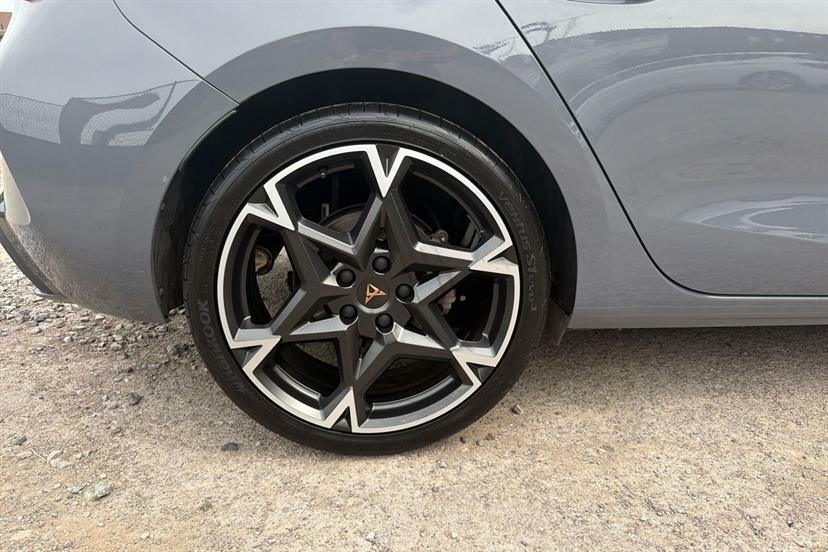 Cupra Leon 1.5 Ehybrid 25.8Kwh Vz3 Estate Plug-in White #14
