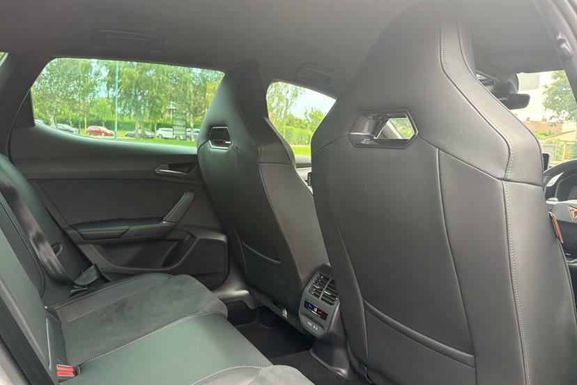 Cupra Leon 1.5 Ehybrid 25.8Kwh Vz3 Estate Plug-in White #23