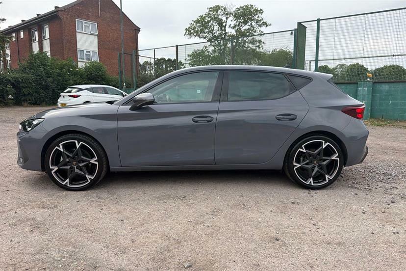 Cupra Leon 1.5 Ehybrid 25.8Kwh Vz3 Estate Plug-in White #19