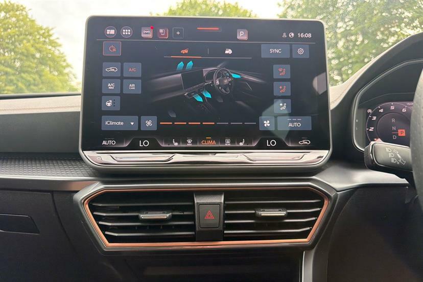 Cupra Leon 1.5 Ehybrid 25.8Kwh Vz3 Estate Plug-in White #42