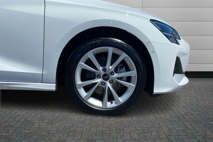 Audi A3 1.5 Tfsie 40 Sport Sportback Plug-in Hy White #5