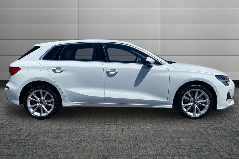 Audi A3 1.5 Tfsie 40 Sport Sportback Plug-in Hy White #4