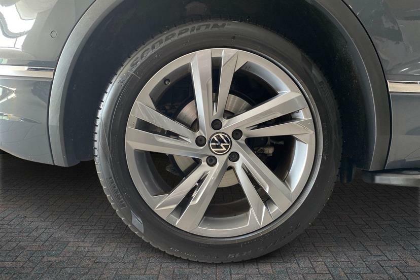 Volkswagen Tiguan R-line Edition 2.0 Tdi 150Ps Dsg Black #20