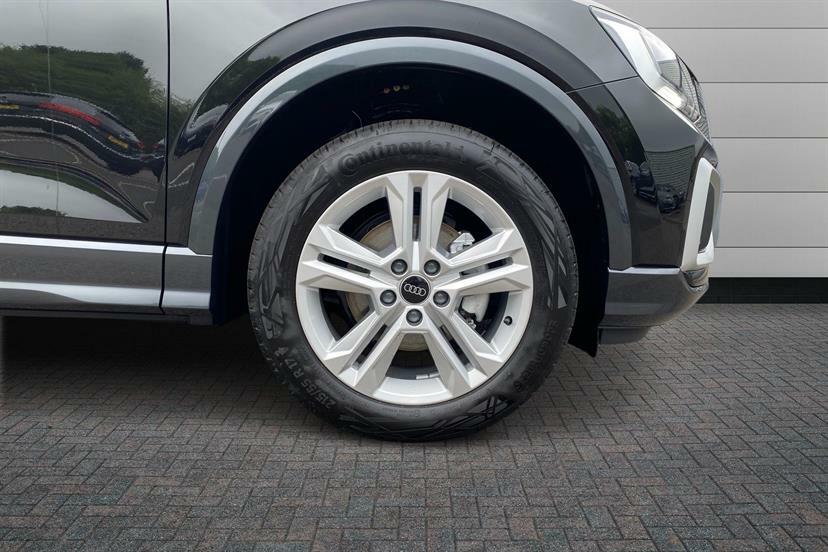 Audi Q2 35 Tfsi Sport S Tronic Black #5