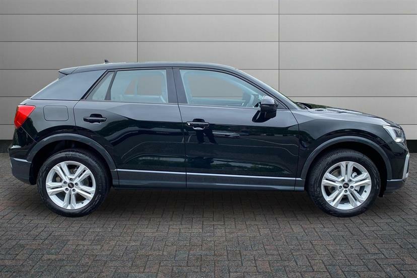 Audi Q2 35 Tfsi Sport S Tronic Black #4