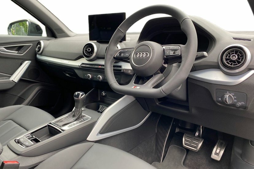 Audi Q2 1.5 Tfsi Cod 35 Black Edition Suv S Tro WU26EZB Blue #6