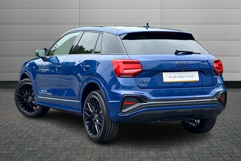 Audi Q2 1.5 Tfsi Cod 35 Black Edition Suv S Tro WU26EZB Blue #3