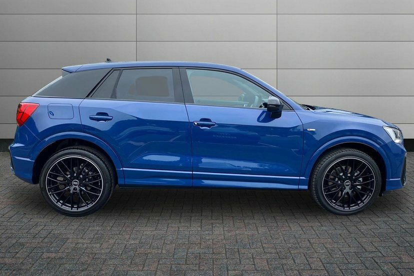Audi Q2 1.5 Tfsi Cod 35 Black Edition Suv S Tro WU26EZB Blue #4