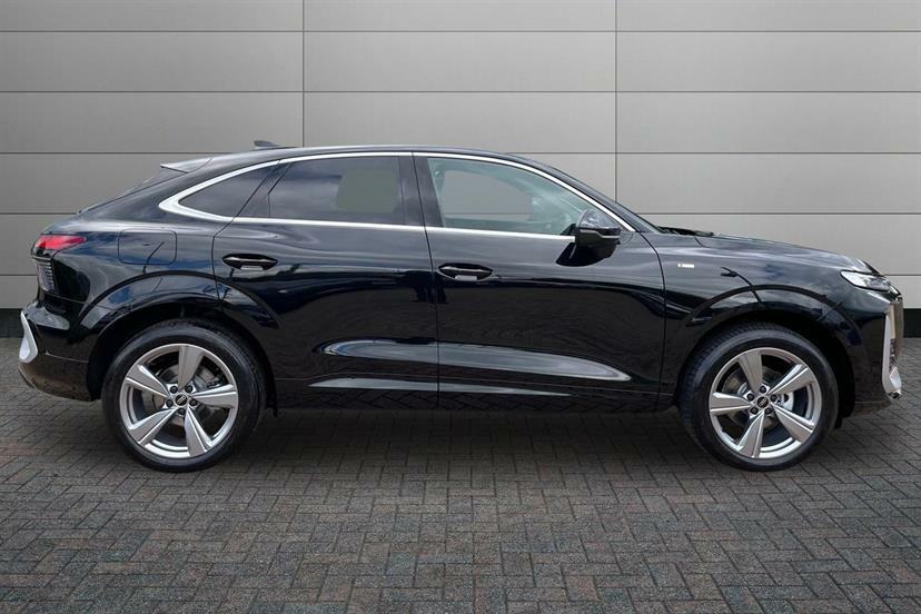 Audi Q3 1.5 Tfsi S Line S Tronic Black #3
