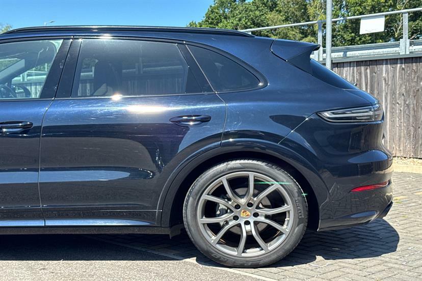 Porsche Cayenne V6 Tiptronics Euro 6 Red #26