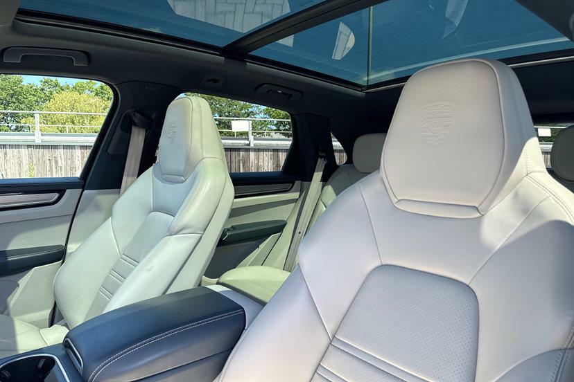 Porsche Cayenne V6 Tiptronics Euro 6 Red #30