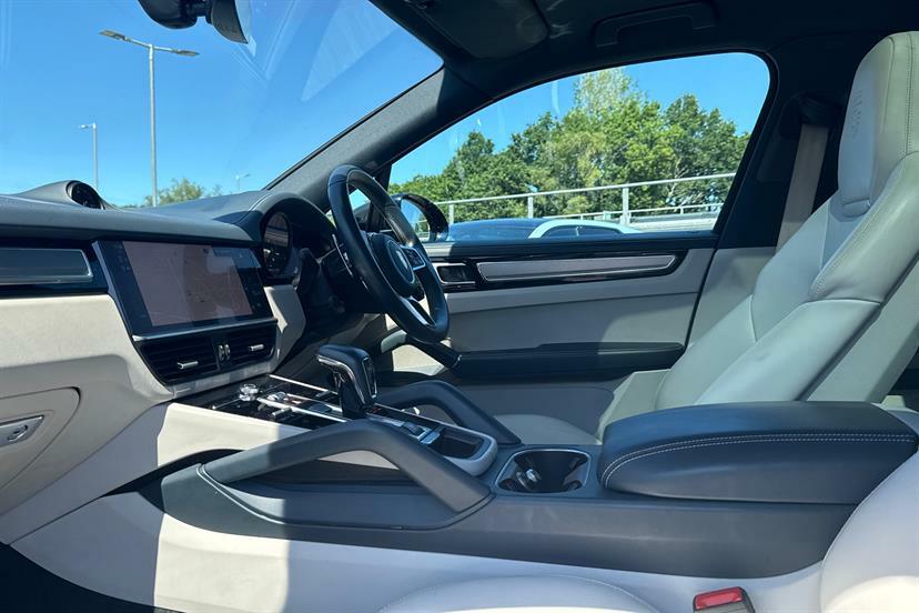 Porsche Cayenne V6 Tiptronics Euro 6 Red #10