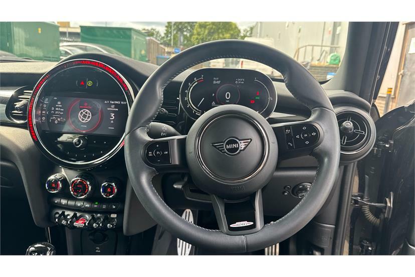 Mini Hatch 1.5 Cooper Sport Nav Pack Black #5
