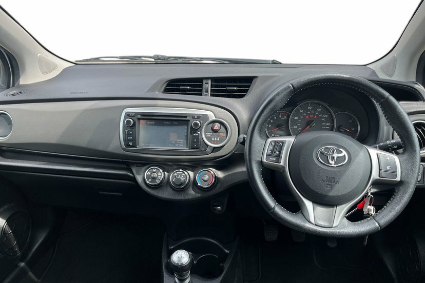 Toyota Yaris 1.4 D-4d Tr Hatchback Euro 5 90 Silver #5