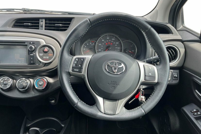 Toyota Yaris 1.4 D-4d Tr Hatchback Euro 5 90 Silver #6