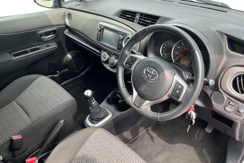 Toyota Yaris Hatchback White #9