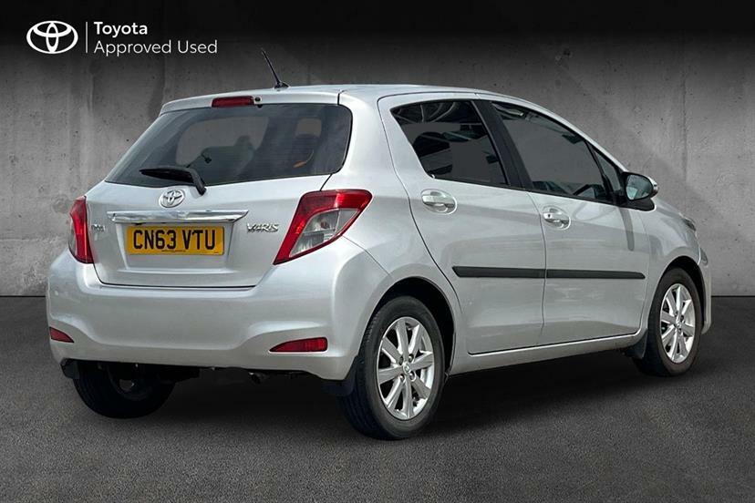 Toyota Yaris 1.4 D-4d Tr Silver #2